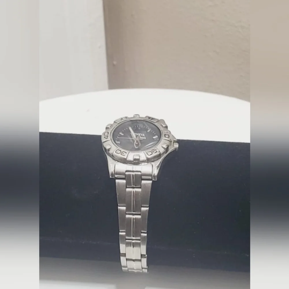 N/A vintage ladies
